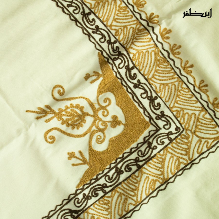 White Aari Embroidered Ommani Musar / Rumal / Ghutra / Shemagh